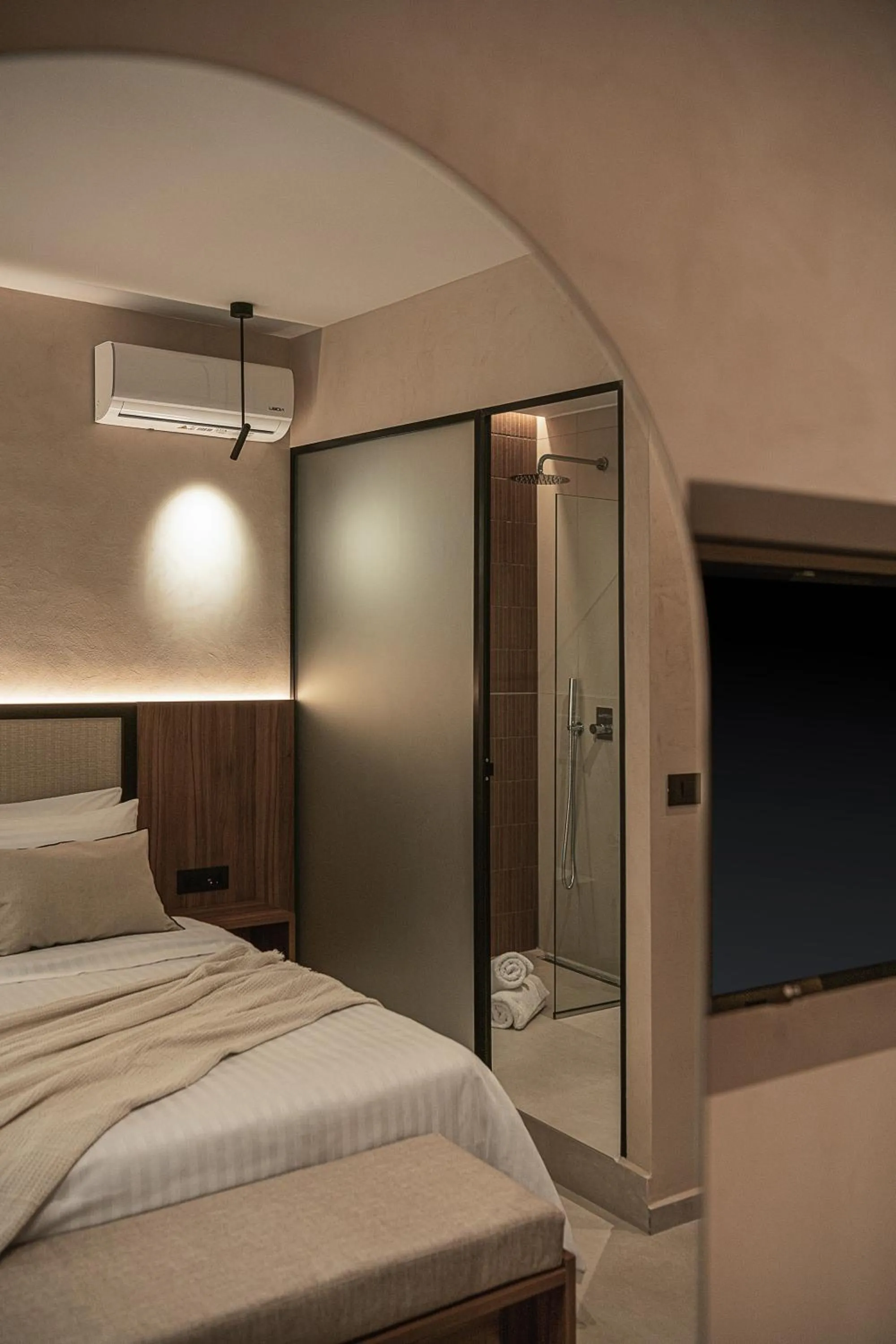 Bed in Copal Simple Staying