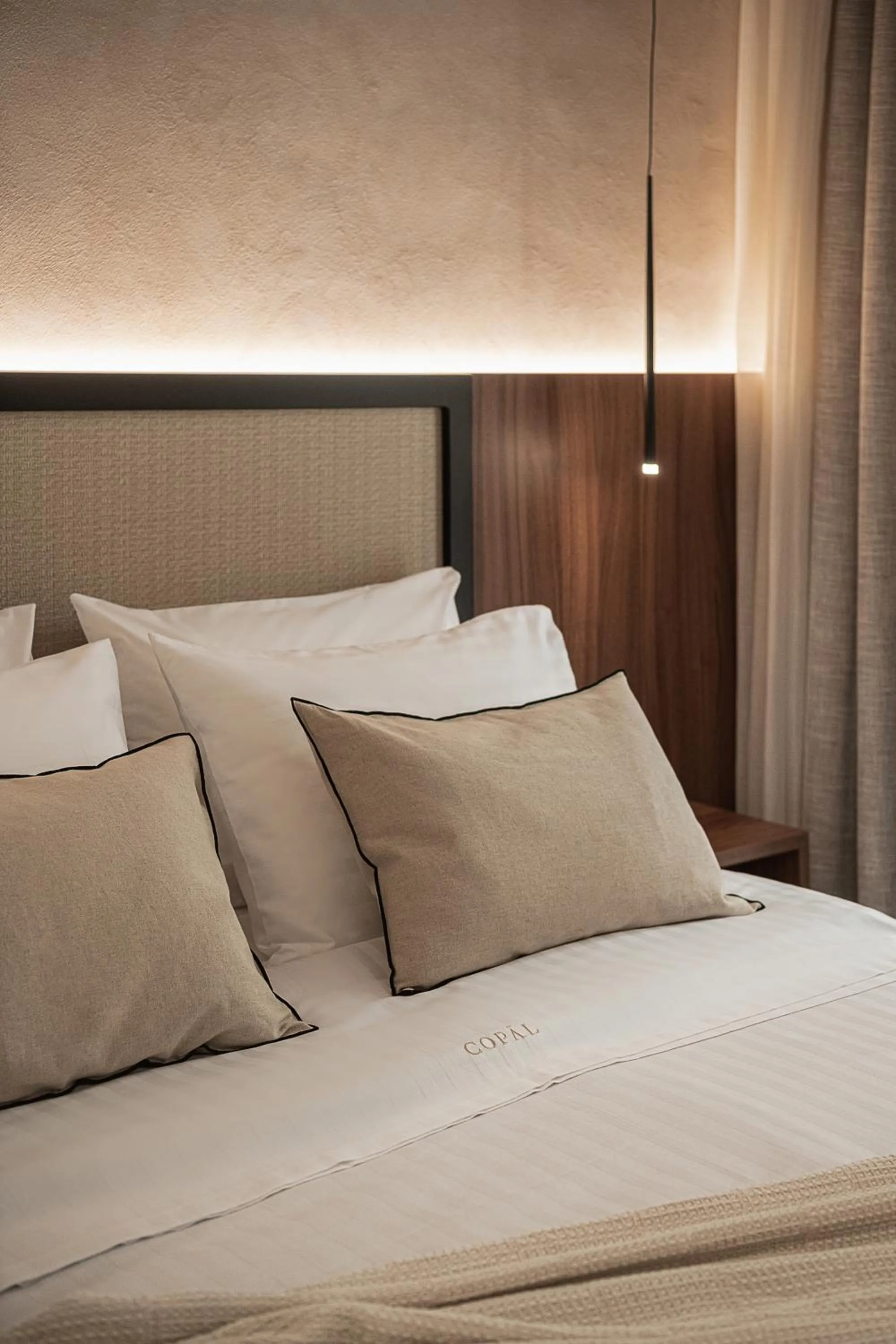 Bed in Copal Simple Staying