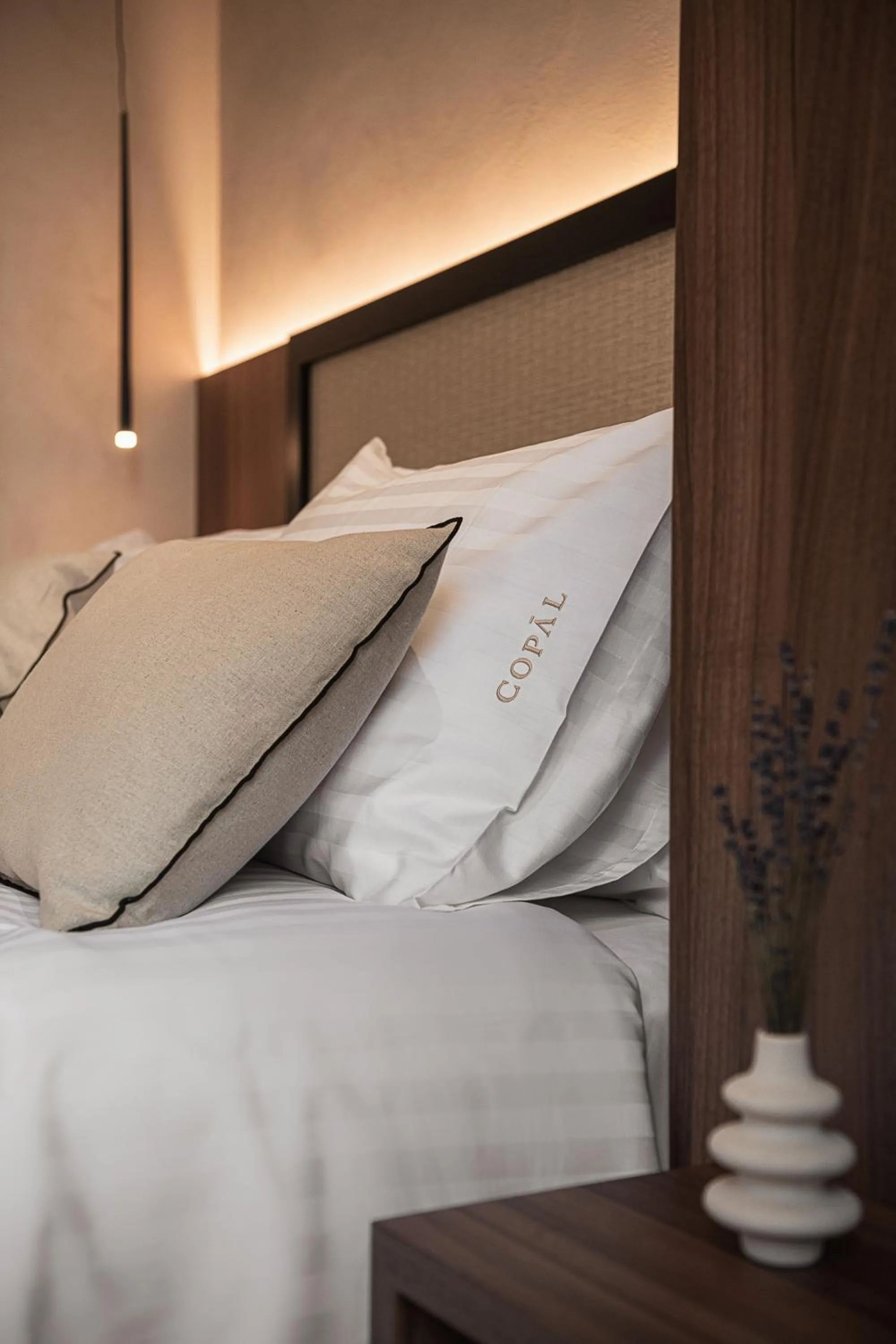 Bed in Copal Simple Staying