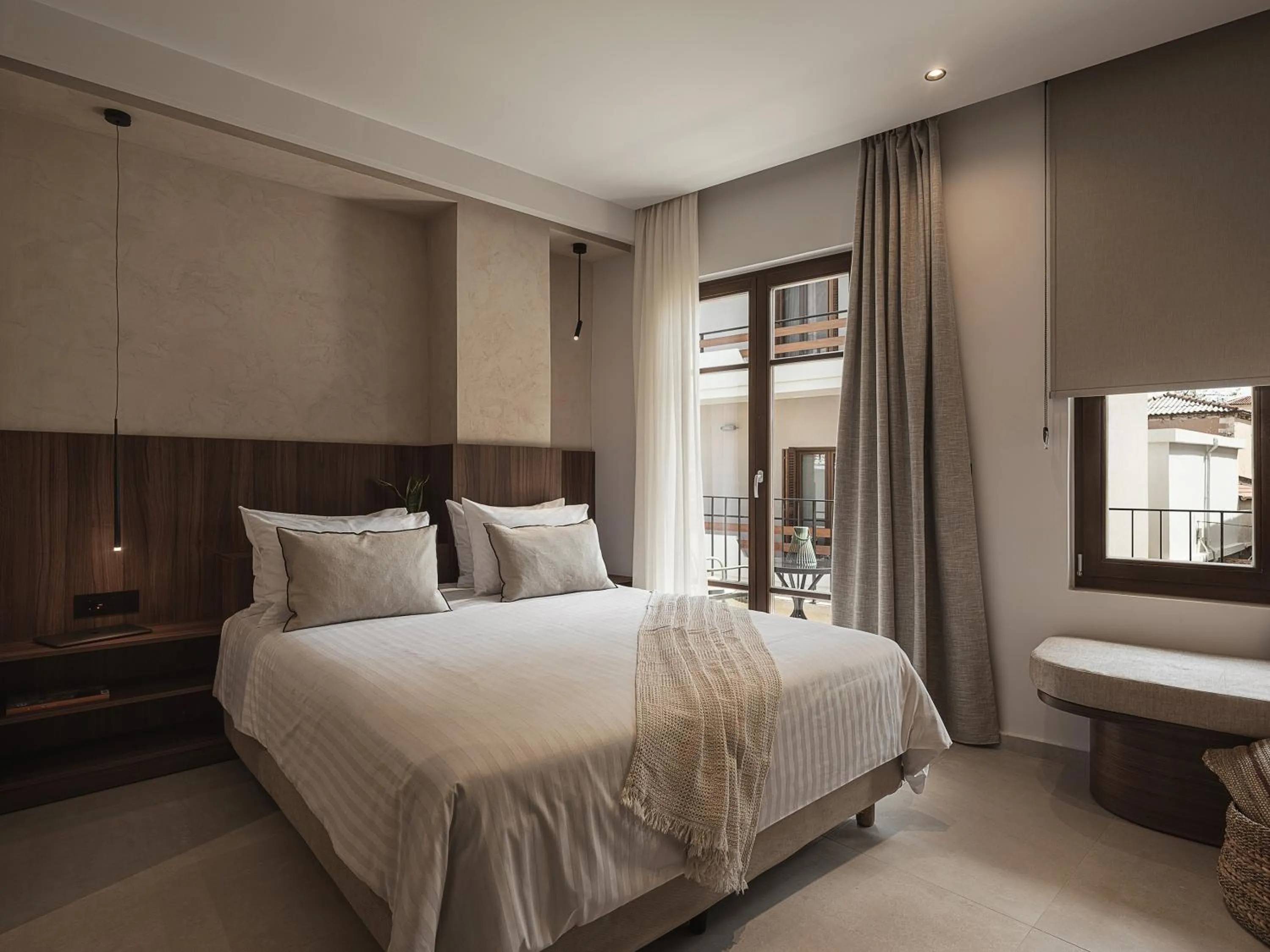 Seating area, Bed in Copal Simple Staying