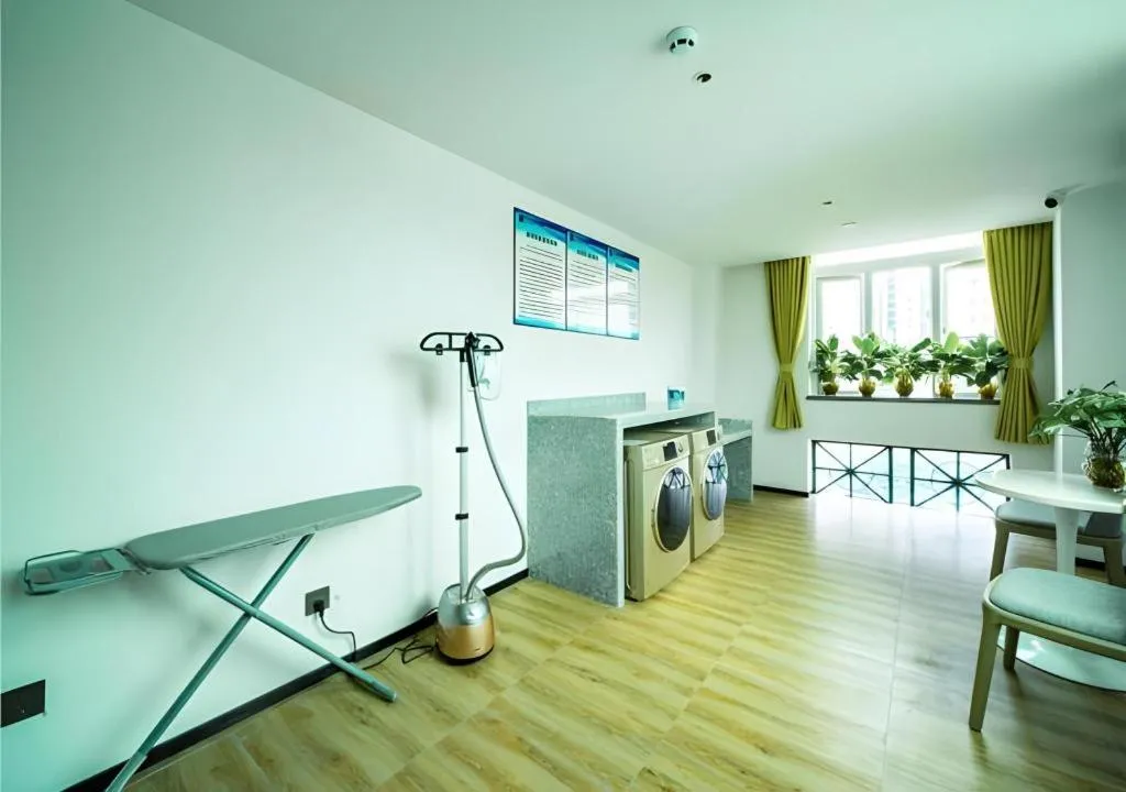 Echarm Hotel Guangzhou Changlong Shiqiao Metro Station