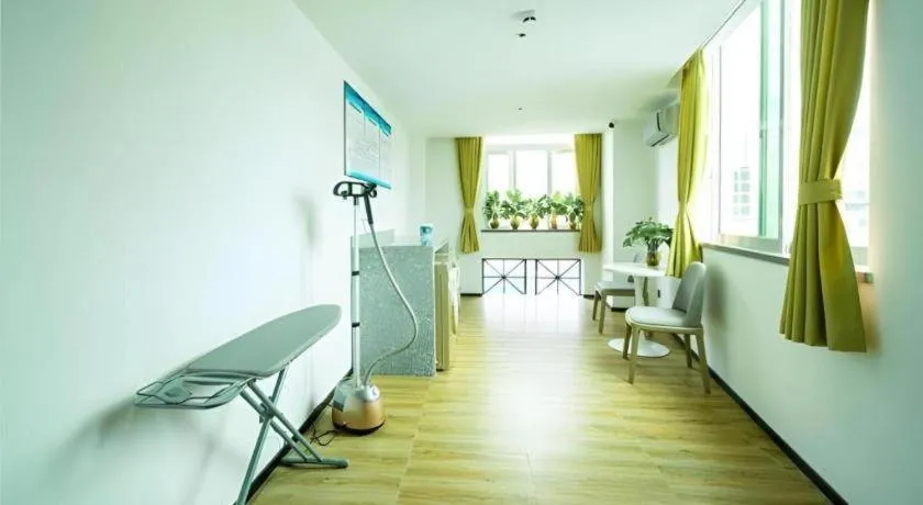 Echarm Hotel Guangzhou Changlong Shiqiao Metro Station