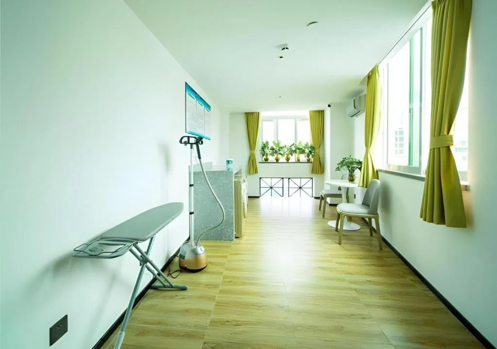 Echarm Hotel Guangzhou Changlong Shiqiao Metro Station