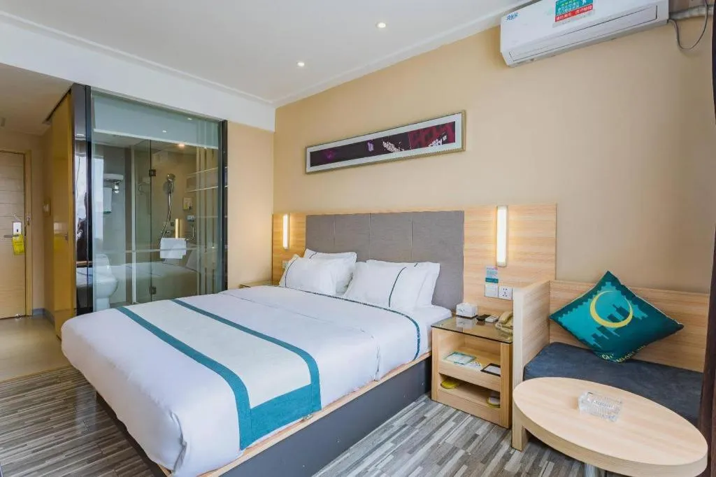 Bed in City Comfort Inn Guangzhou Tianhe District Tangxia Exhibition Center