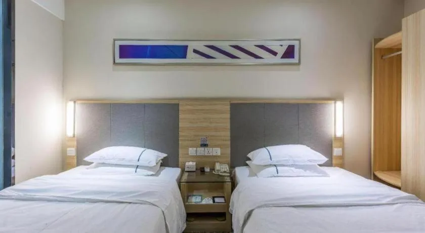 Bed in City Comfort Inn Guangzhou Tianhe District Tangxia Exhibition Center