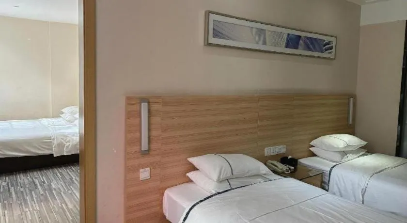 Bed in City Comfort Inn Guangzhou Tianhe District Tangxia Exhibition Center