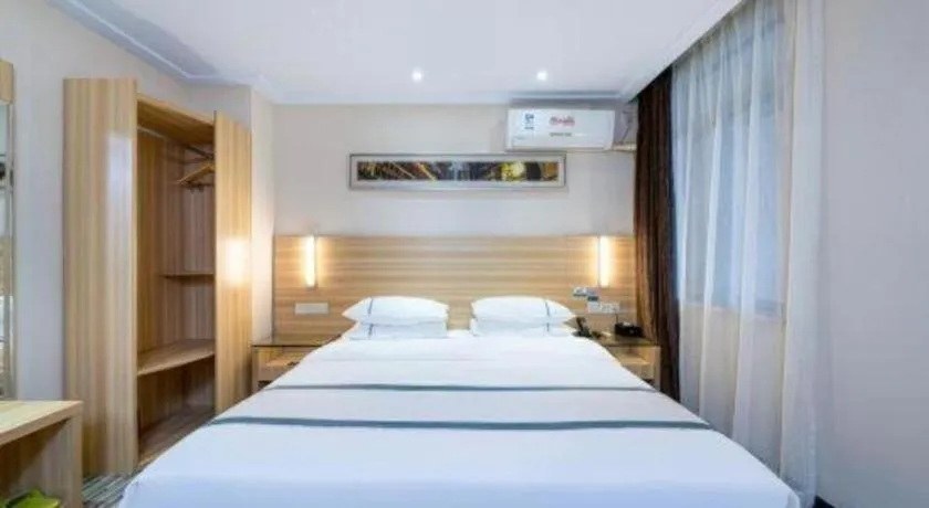 Bed in City Comfort Inn Wuhan Jinyinhu Garden Expo Park