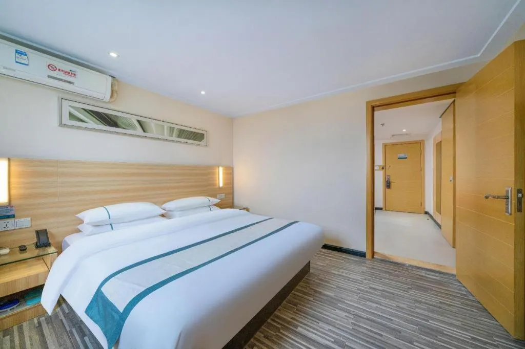 Bed in City Comfort Inn Wuhan Jinyinhu Garden Expo Park