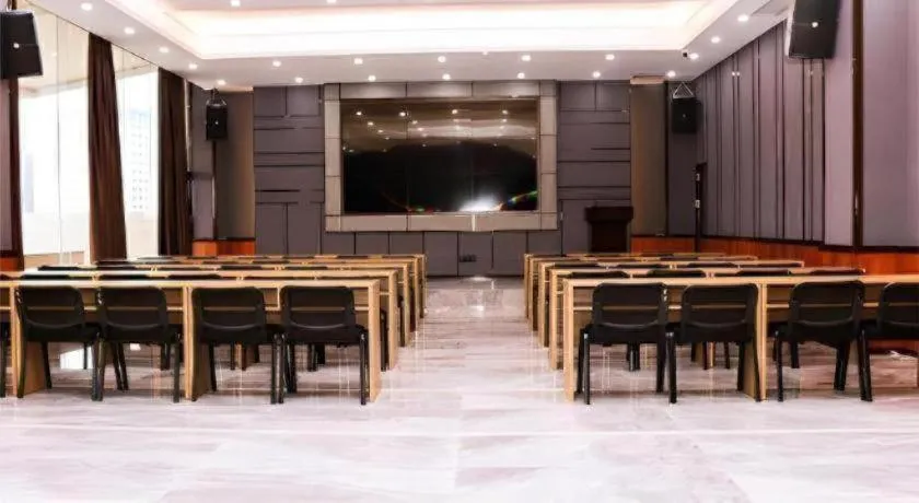 Borrman Hotel Maoming Avenue Donghui City