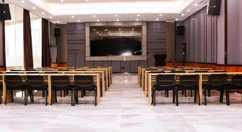 Borrman Hotel Maoming Avenue Donghui City