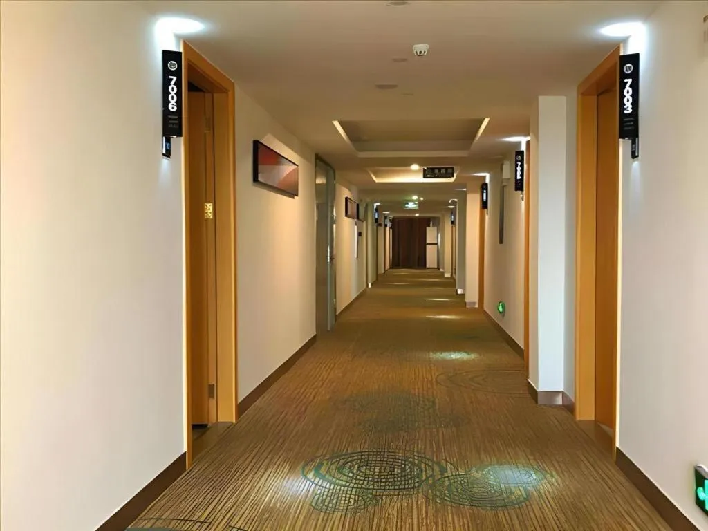 Borrman Hotel Zhanjiang Shimao Building High-speed Railway Station