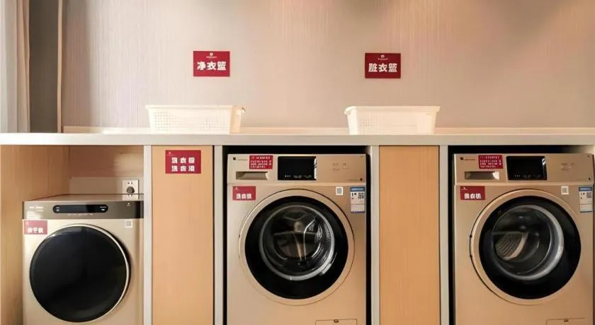 Borrman Hotel Puning International Commodity City Wantaihui