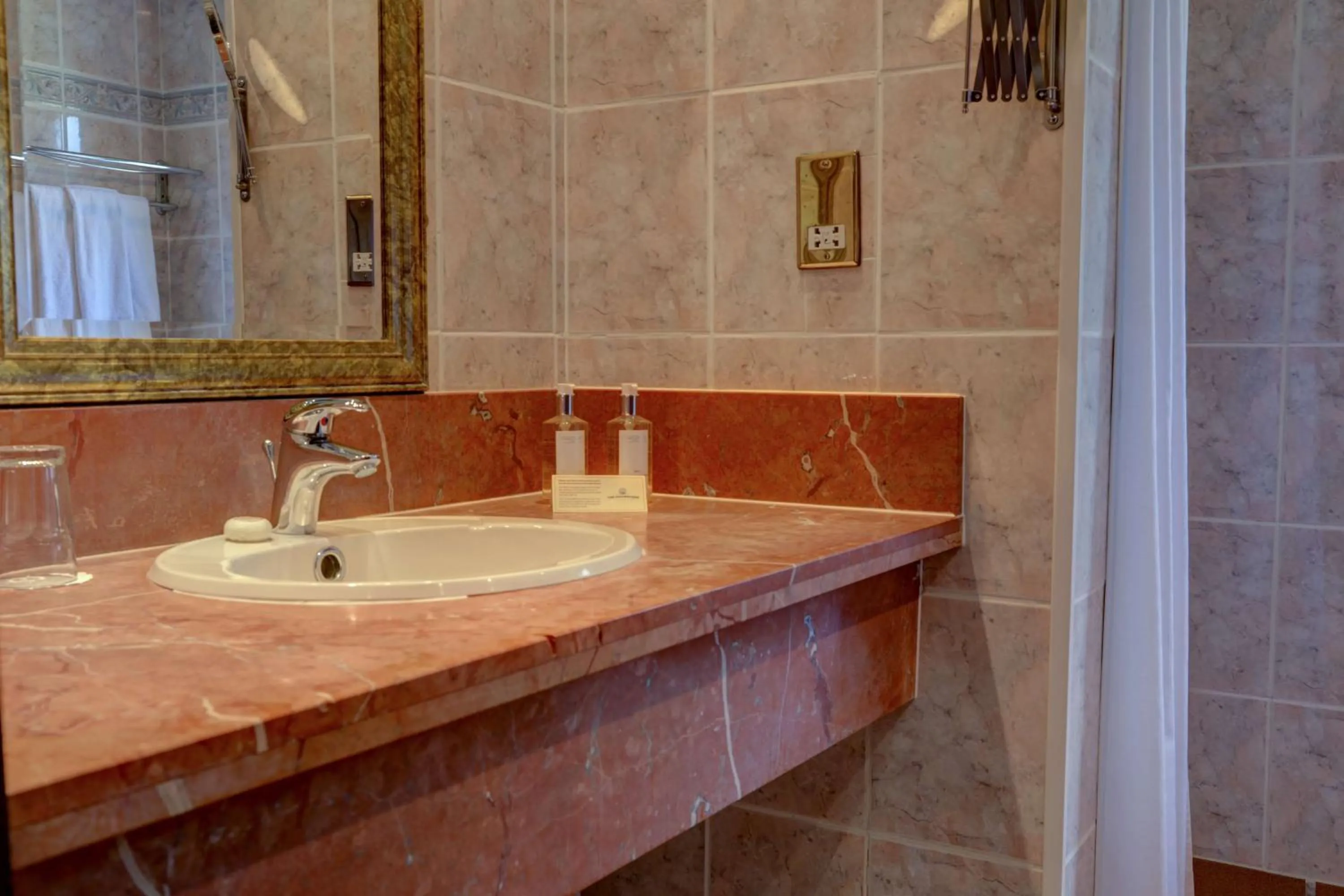 Bathroom in The Moonraker Hotel