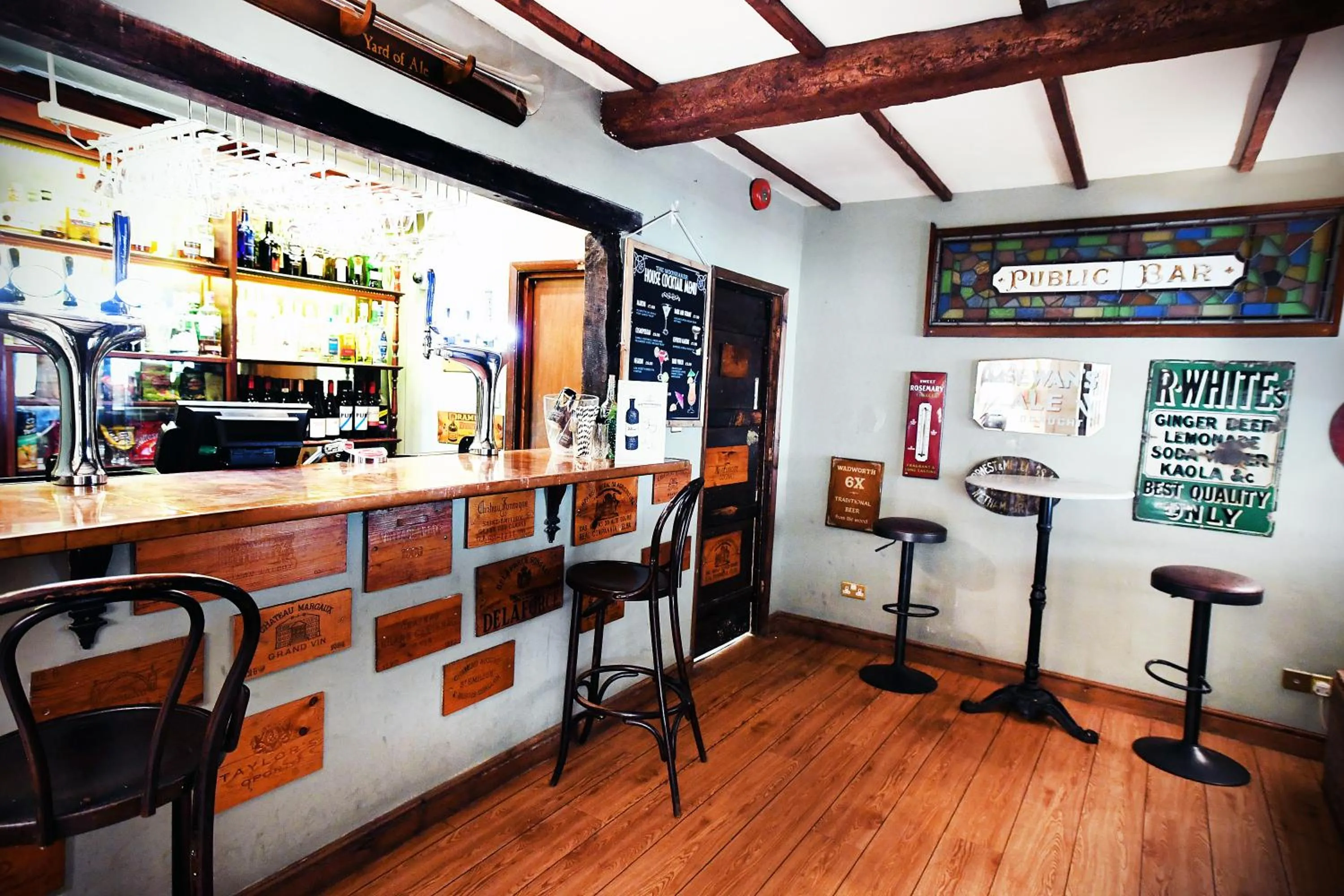 Lounge or bar in The Moonraker Hotel