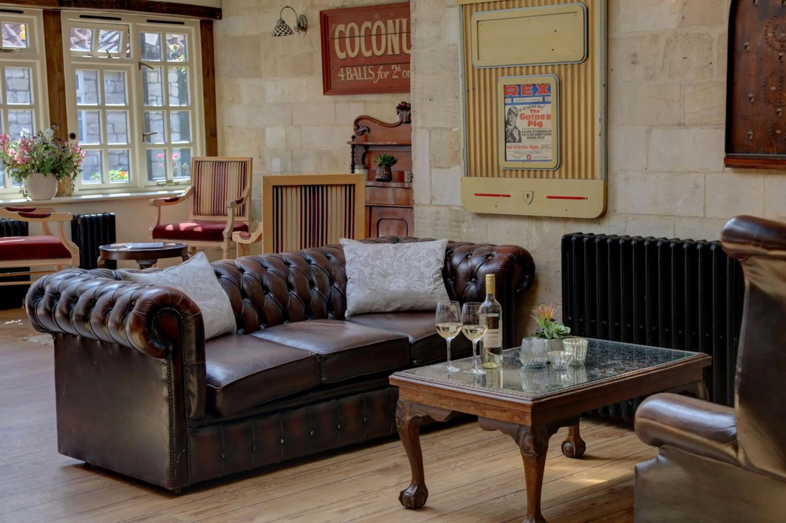 Lounge or bar in The Moonraker Hotel