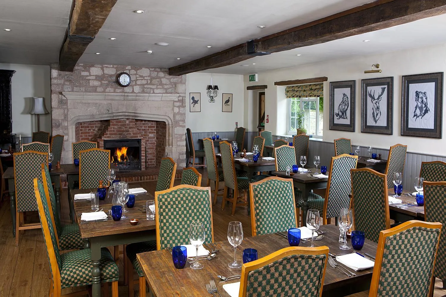 Restaurant/places to eat in The Moonraker Hotel