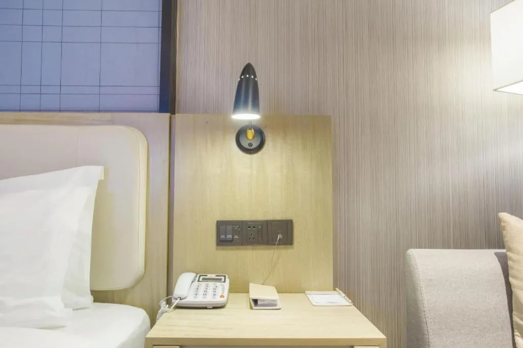 Echarm Hotel Xinyu Railway Station Baoshi Park