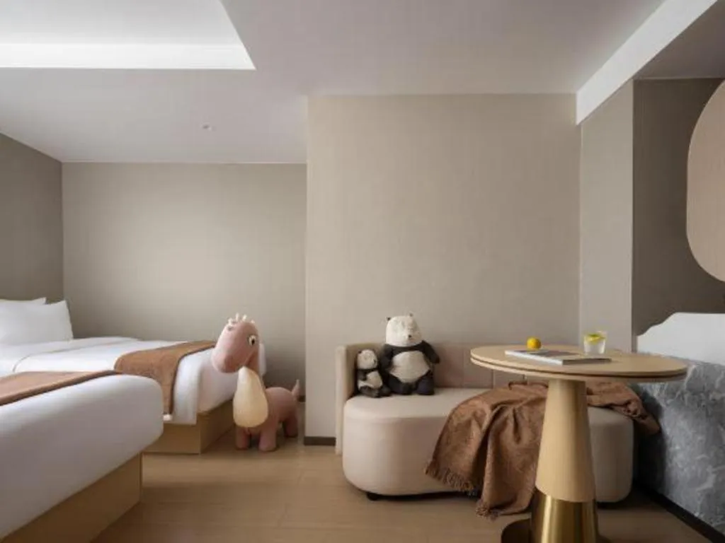 Bed in Immersing Hotel Guilin Two Rivers and Four Lakes Dongxi Alley