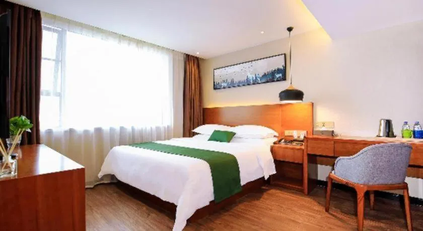 Bed in Immersing Hotel Guilin Two Rivers and Four Lakes Dongxi Alley
