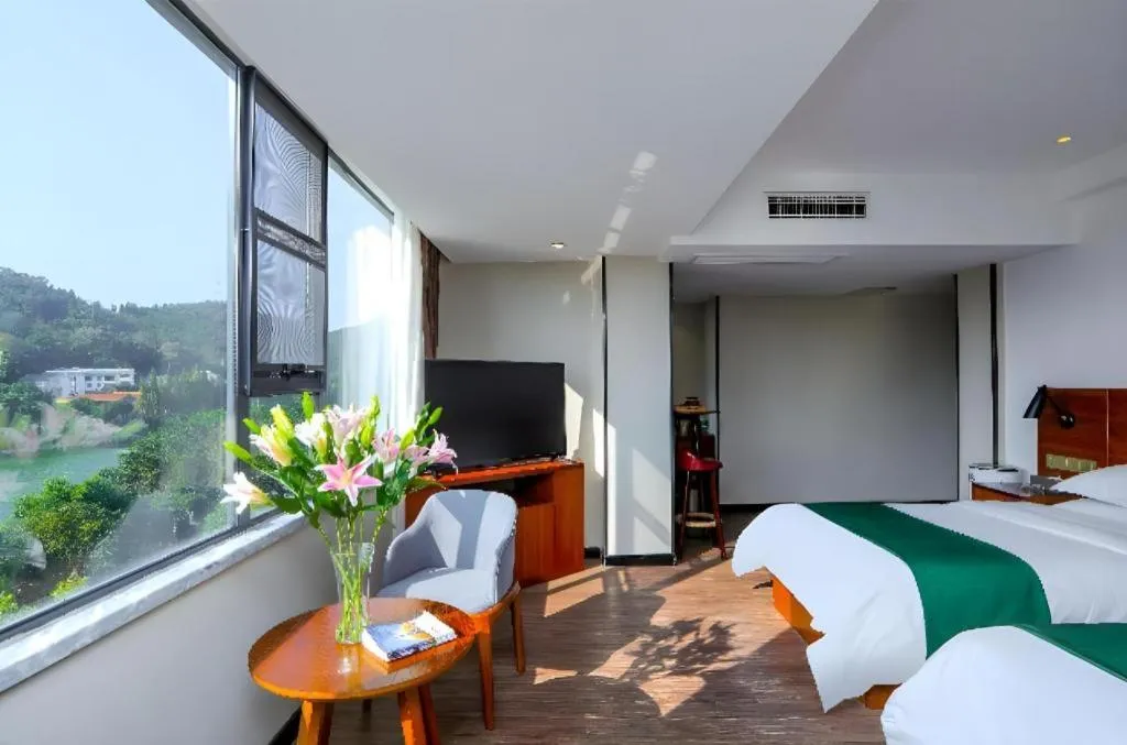 Bed in Immersing Hotel Guilin Two Rivers and Four Lakes Dongxi Alley