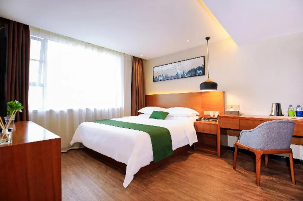 Bed in Immersing Hotel Guilin Two Rivers and Four Lakes Dongxi Alley