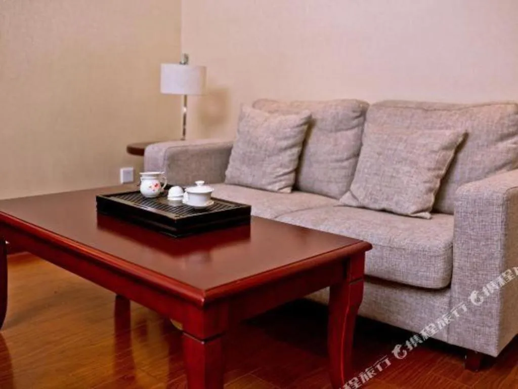 Borrman Hotel Guangzhou Changlong Shiqiao Metro Station