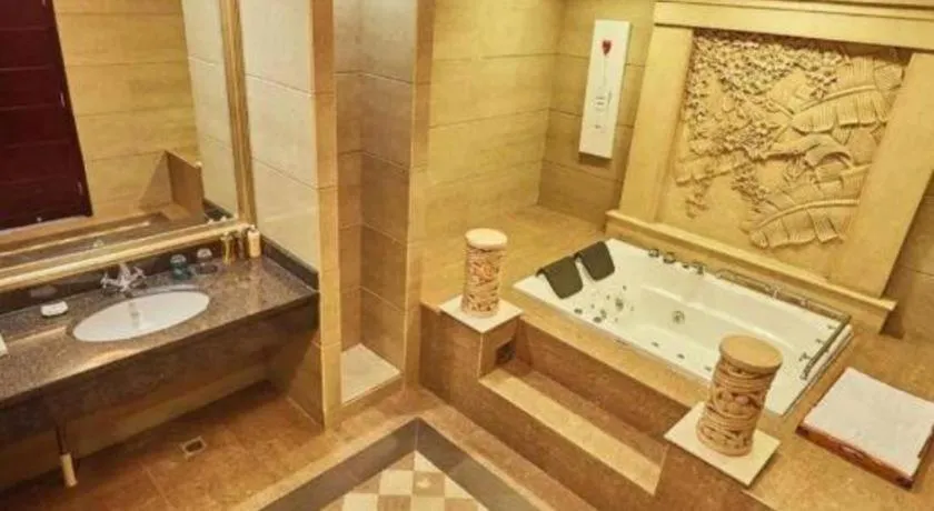 Borrman Hotel Guangzhou Changlong Shiqiao Metro Station