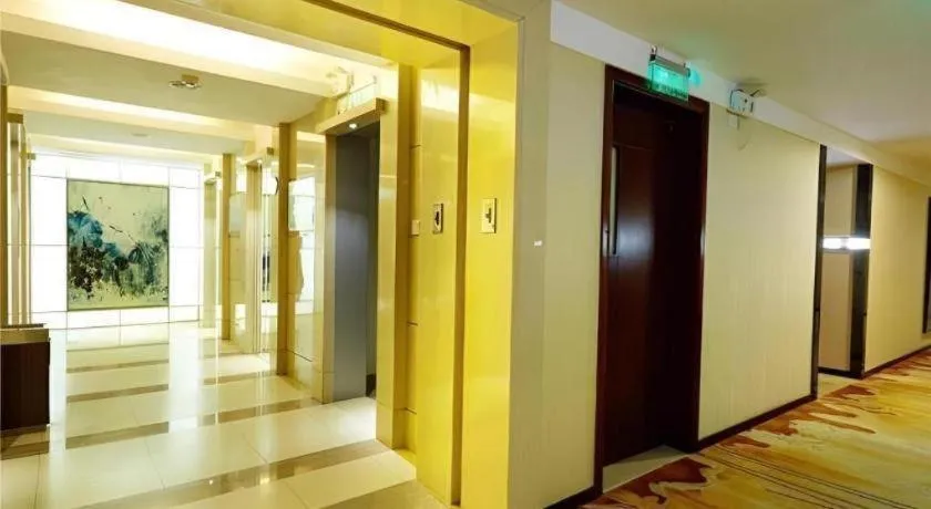 Borrman Hotel Guangzhou Changlong Shiqiao Metro Station