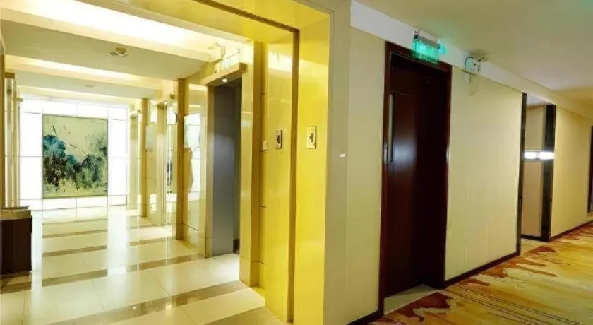 Borrman Hotel Guangzhou Changlong Shiqiao Metro Station