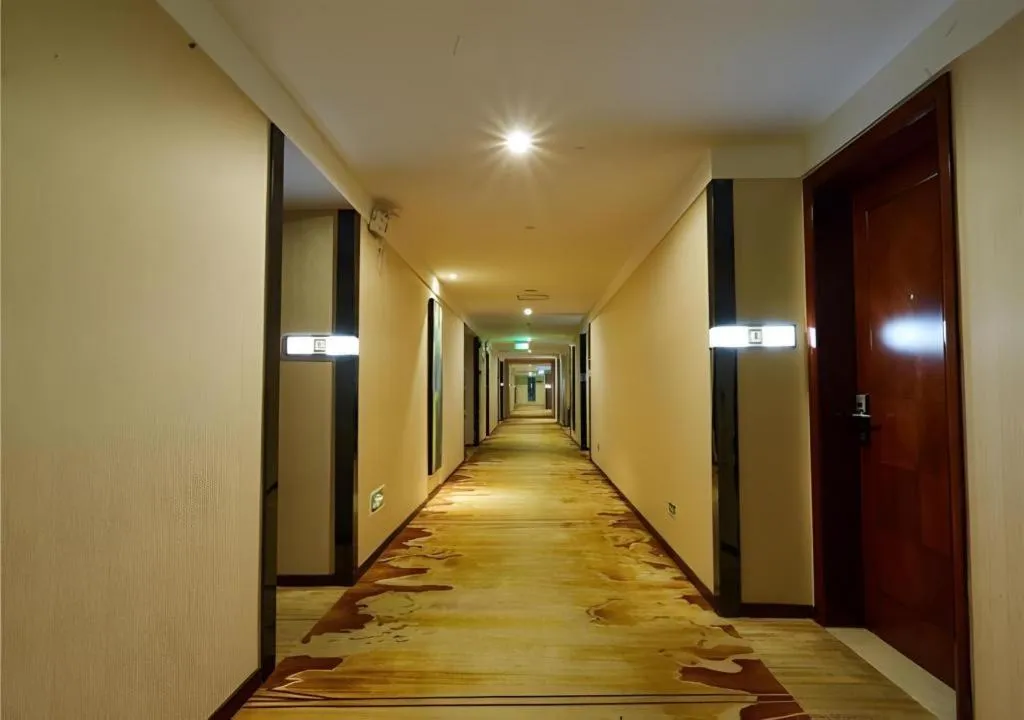 Borrman Hotel Guangzhou Changlong Shiqiao Metro Station