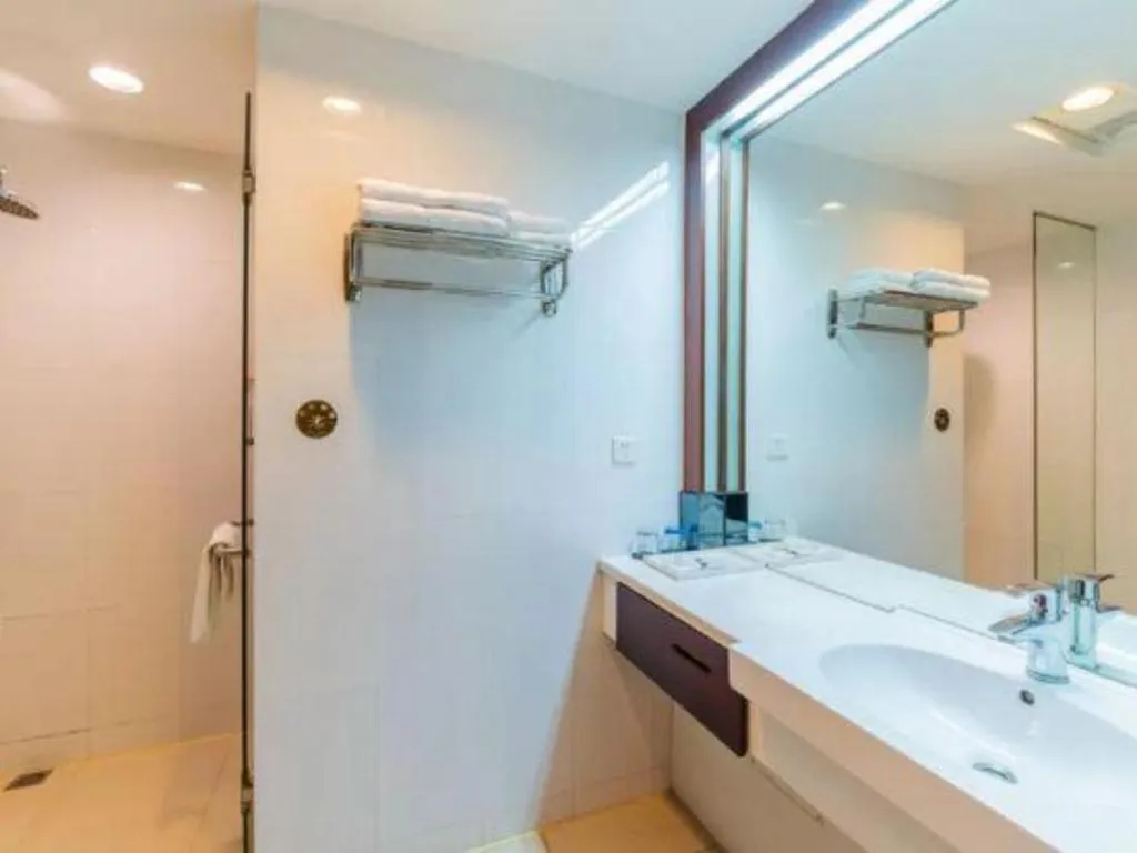 Borrman Hotel Guangzhou Changlong Shiqiao Metro Station