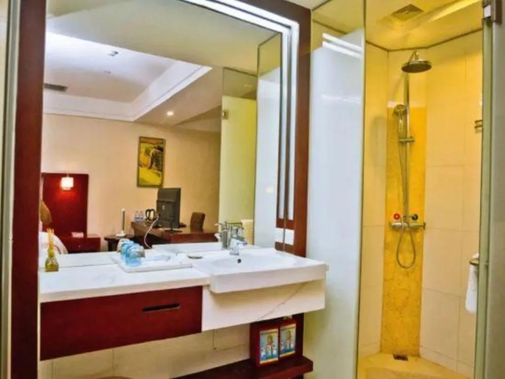 Borrman Hotel Guangzhou Changlong Shiqiao Metro Station