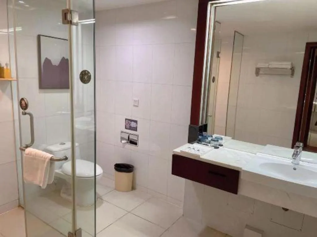 Borrman Hotel Guangzhou Changlong Shiqiao Metro Station