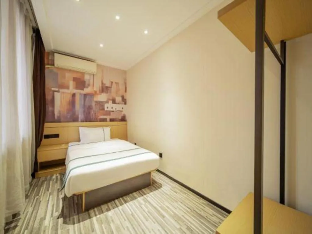 Bed in City Comfort Inn Wuhan Children's Hospital Xianggang Road Metro Station