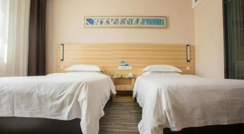 Bed in Jtour Inn Huanggang Hongan Lieshi Lingyuan