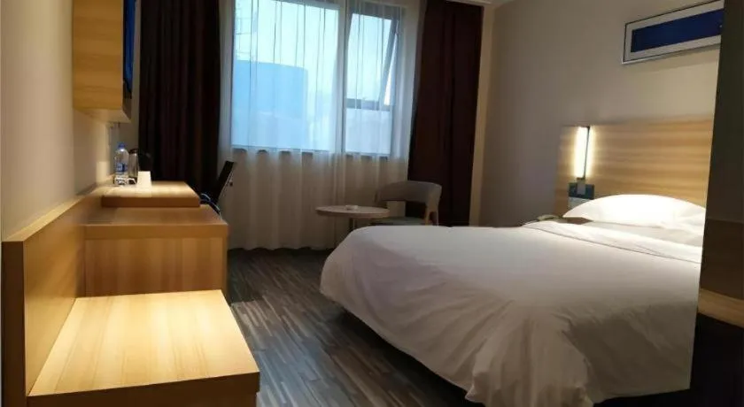 Bed in Jtour Inn Huanggang Hongan Lieshi Lingyuan