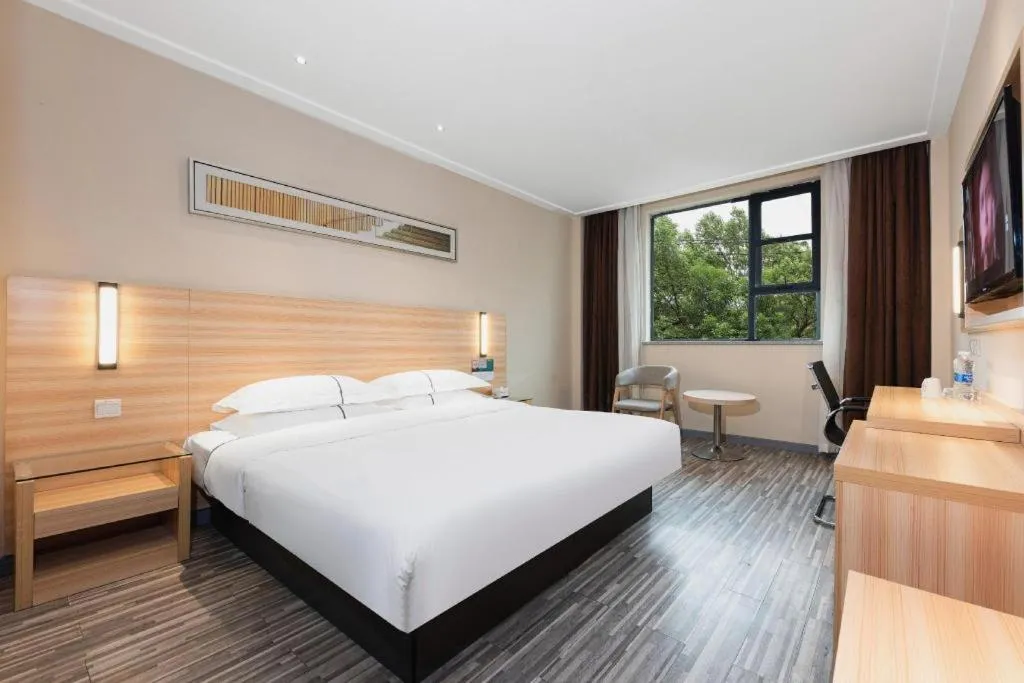 Bed in Jtour Inn Huanggang Hongan Lieshi Lingyuan