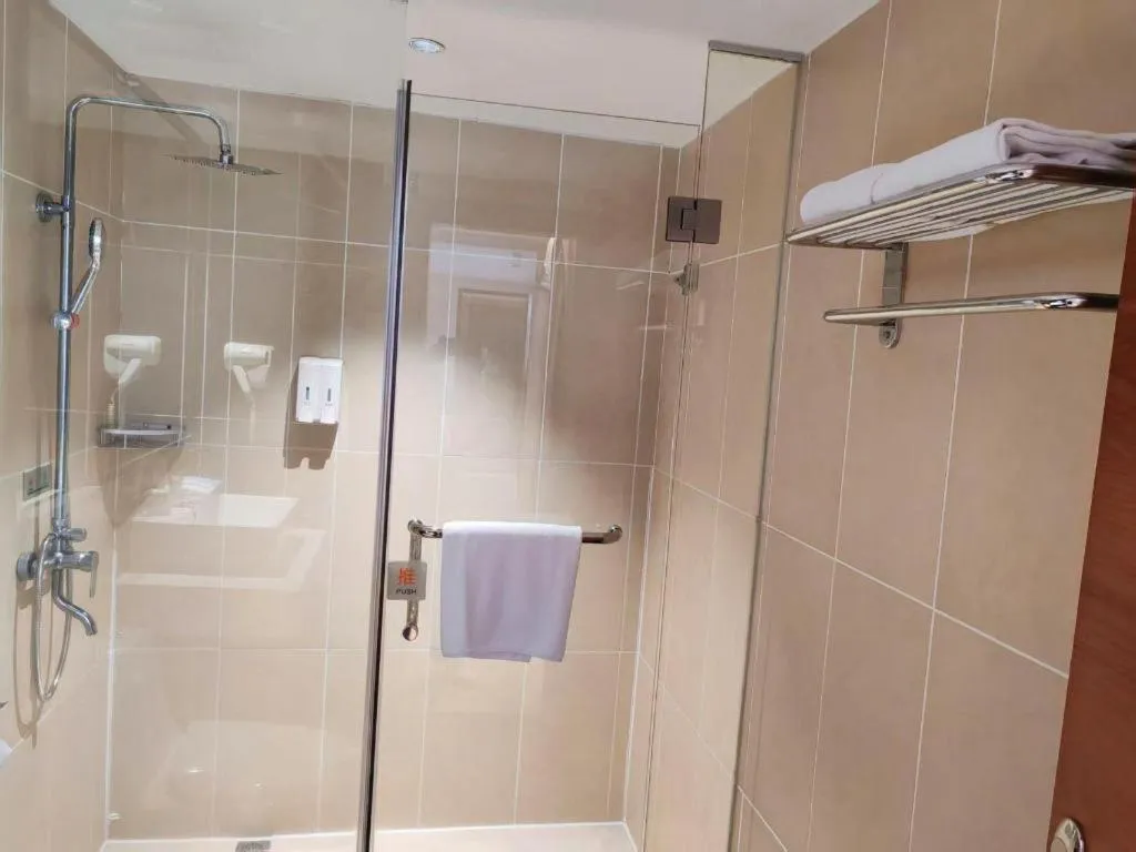 JTOUR Inn Maoming Gaozhou Guabangling Park