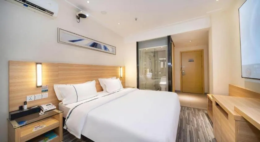 Bed in City Comfort Inn Wuhan East Lake Scenic Area Happy Valley