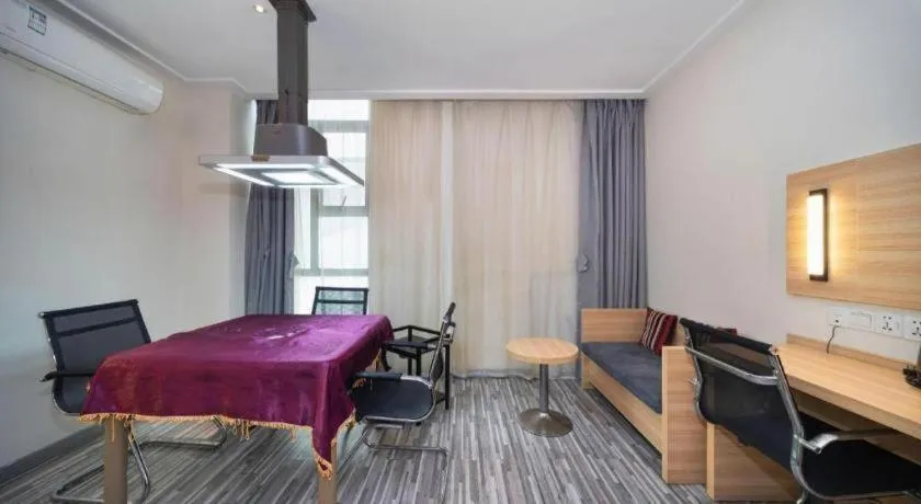 Bed in City Comfort Inn Wuhan East Lake Scenic Area Happy Valley