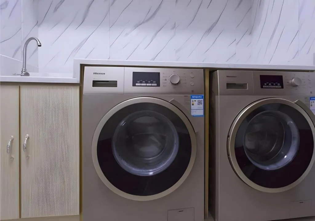 Borrman Hotel Fangchenggang High-speed Railway North Station Crystal International