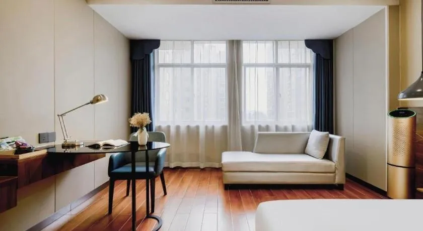 Borrman Hotel Fangchenggang High-speed Railway North Station Crystal International