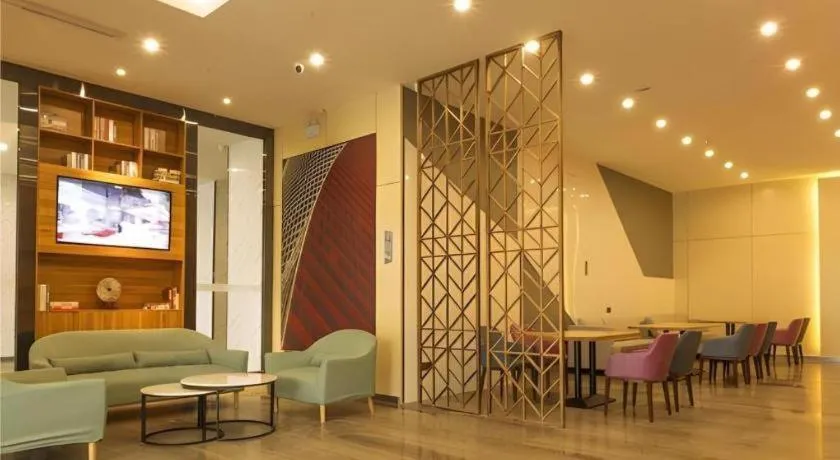 Borrman Hotel Fangchenggang High-speed Railway North Station Crystal International