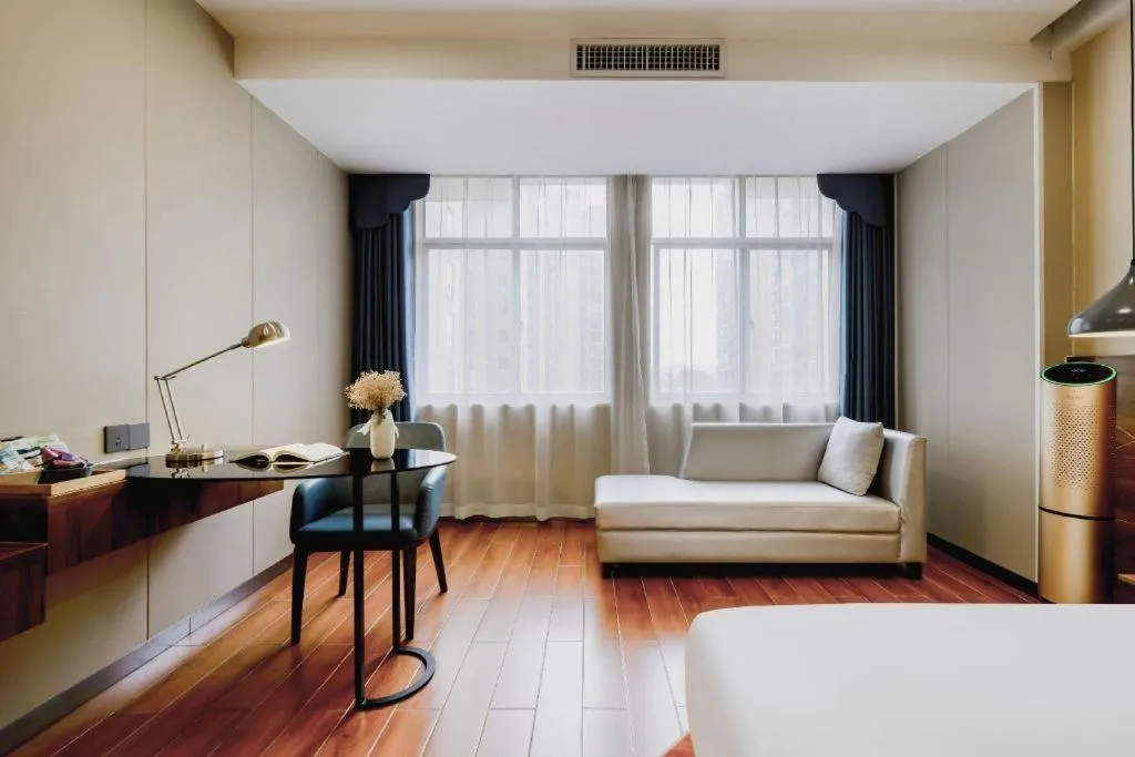 Borrman Hotel Fangchenggang High-speed Railway North Station Crystal International