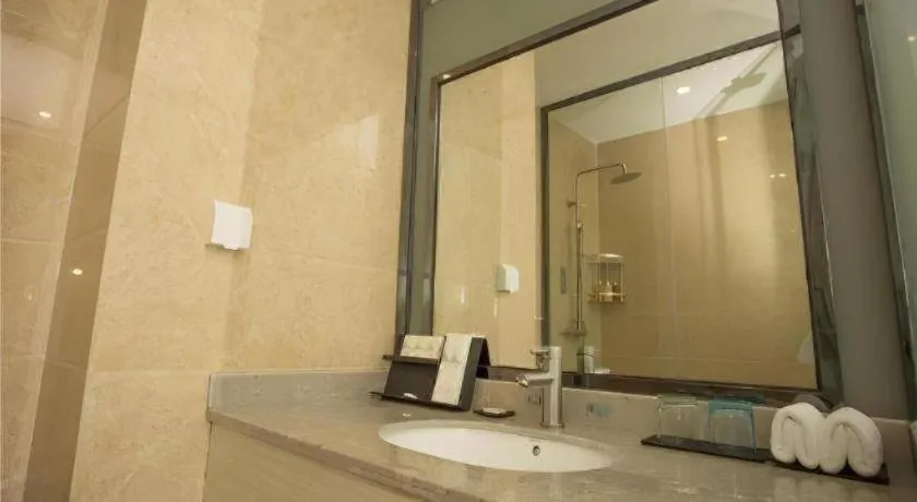 Borrman Hotel Fangchenggang High-speed Railway North Station Crystal International