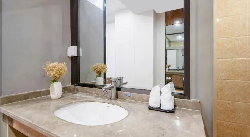 Borrman Hotel Fangchenggang High-speed Railway North Station Crystal International