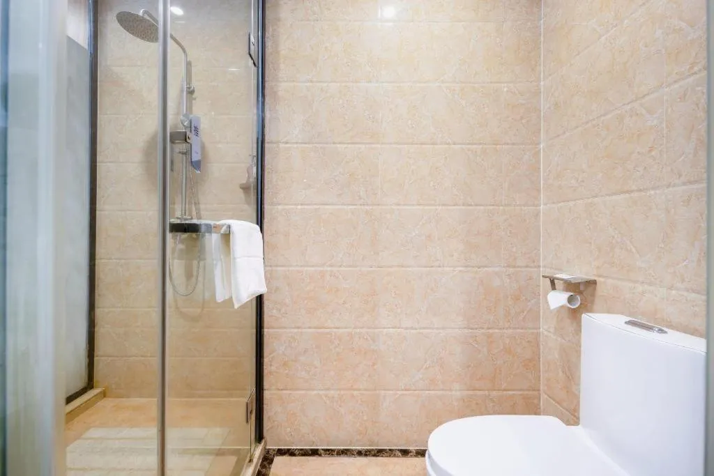 Borrman Hotel Fangchenggang High-speed Railway North Station Crystal International