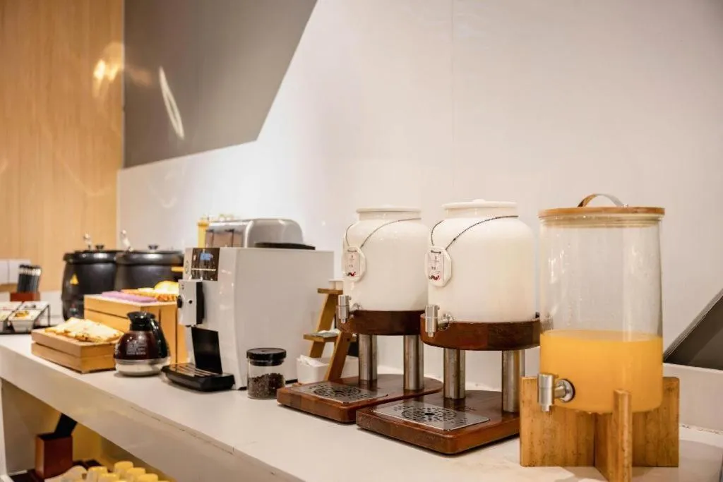 Borrman Hotel Fangchenggang High-speed Railway North Station Crystal International