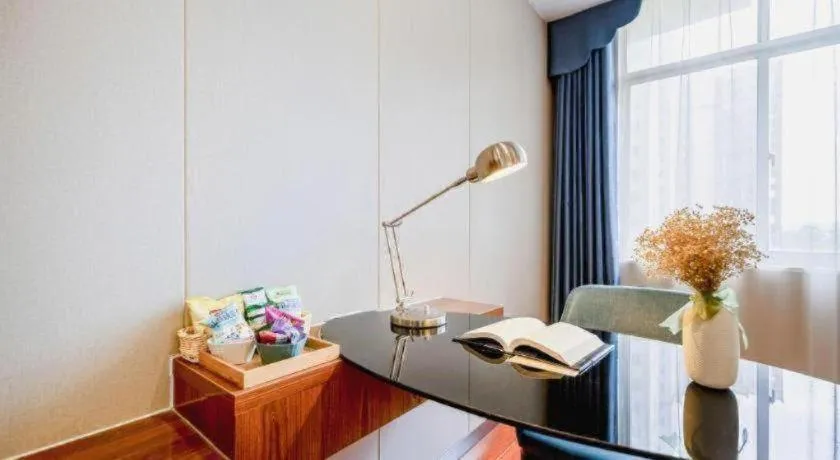 Borrman Hotel Fangchenggang High-speed Railway North Station Crystal International