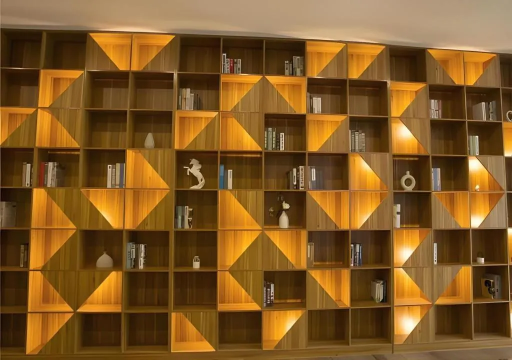 Borrman Hotel Fangchenggang High-speed Railway North Station Crystal International